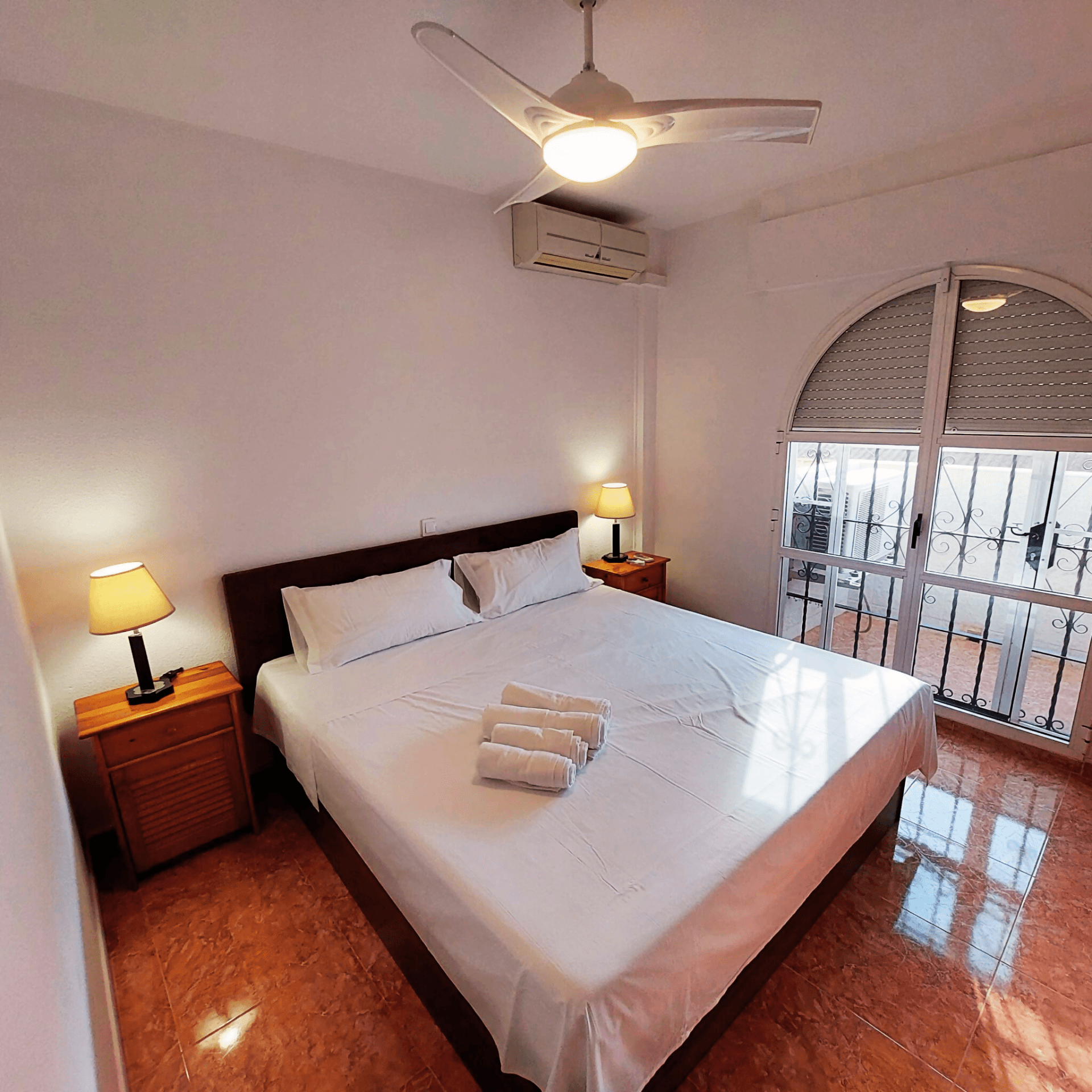 Schlafzimmer 1 · Doppelbett